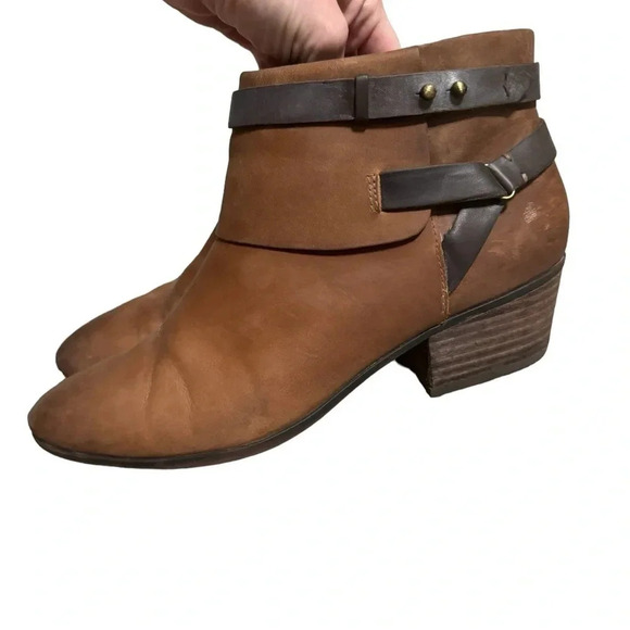 🤎 CLARKS “Spye Comet” Leather Ankle Booties Sz 9.5 🤎 - Picture 5 of 5